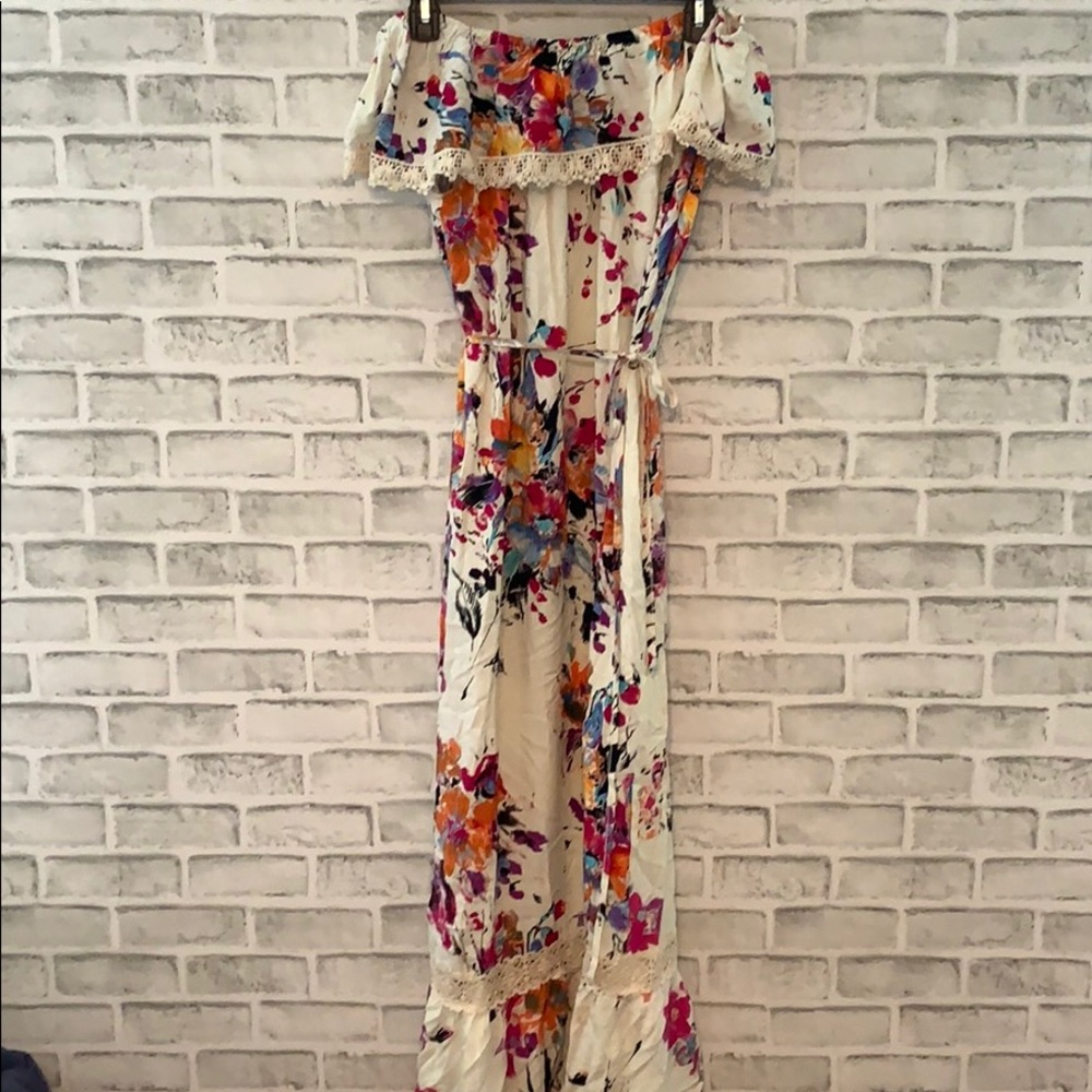 Maxi. Off the shoulder floral dress